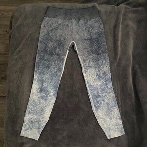Lululemon Ebb to Train Tight, Wash White / Black / Luna Size 10